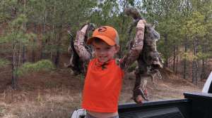 SQUIRREL MASTER CLASSIC A handful of squirrels and a day in the woods is fun Photo by Mark Olis 190104 133950