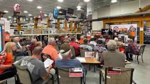 Web Melissa giving seminar at Fleet Farm