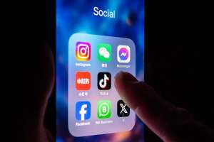 FB Tik Tok i Stock 2202186732